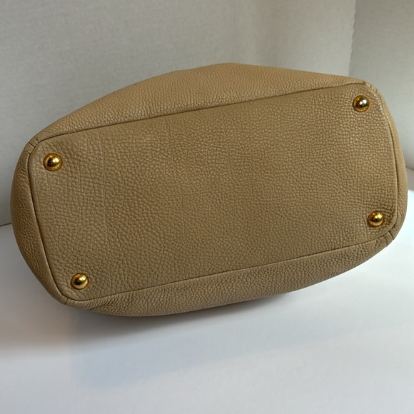 PRADA Handbag Ivory Cream Pebble Leather - Picture 10 of 12